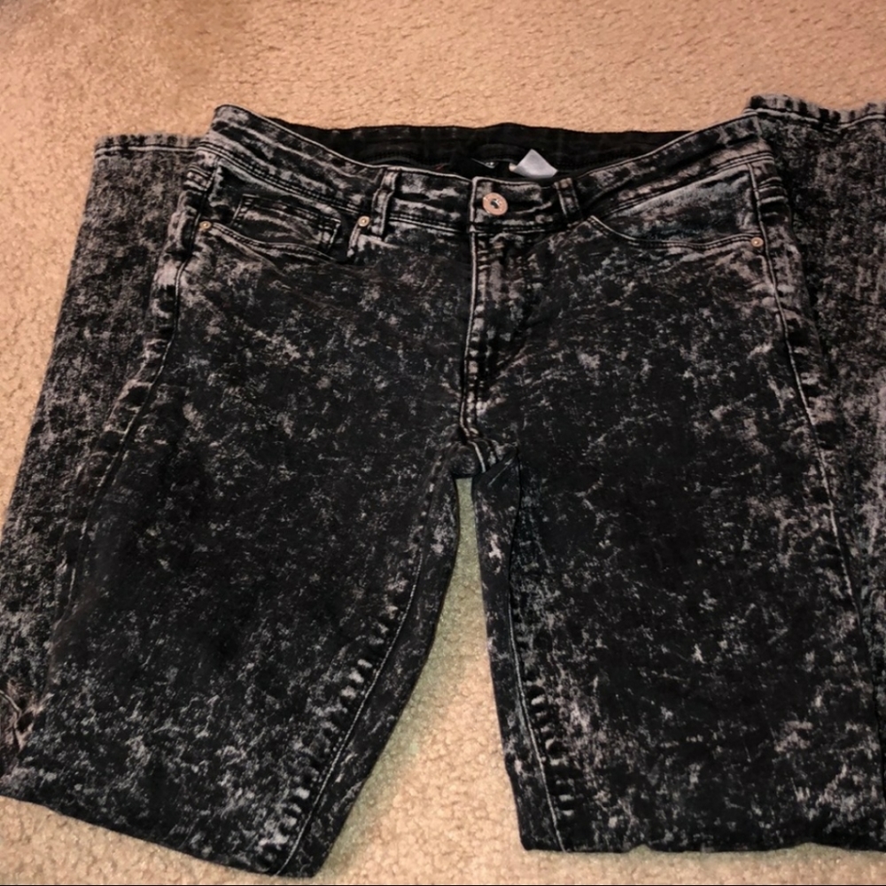 Black acid wash jeans